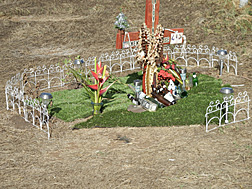 Memorial on Pi'ilani Highway