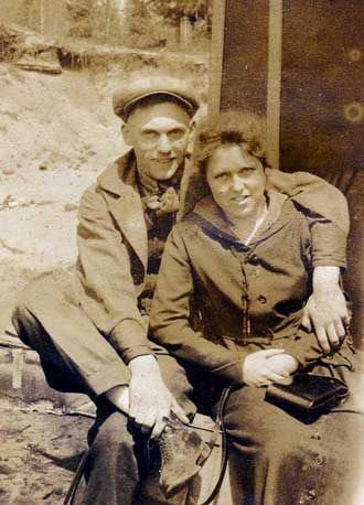 Clarence & Mamie in about 1918