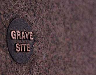 Wall gravesite